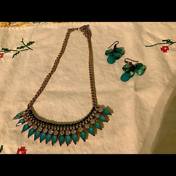 Necklace and earrings - Picture 1 of 8